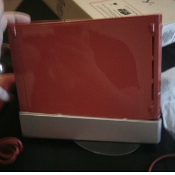 Wii (RED) - Picture 2 of 2
