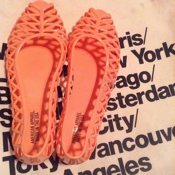 Flat lattice jelly sandals