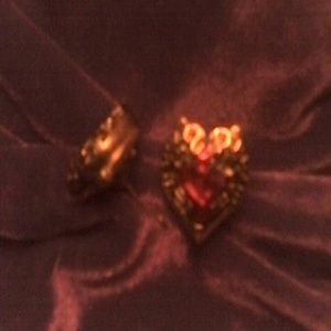 STUD HEART/WING EARRINGS INCLUDES GIFT BAG