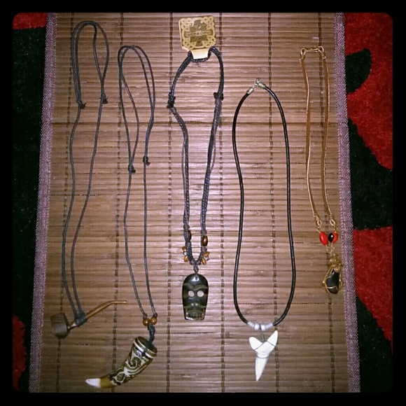 Bundle of 5 necklaces - Picture 1 of 4