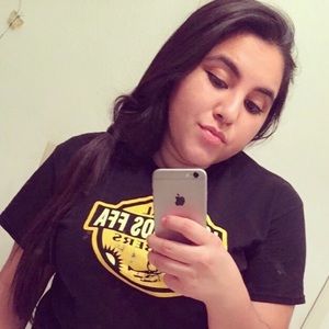 Meet your Posher, Esmeralda