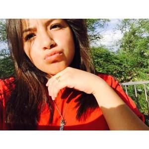 Meet your Posher, Esmeralda