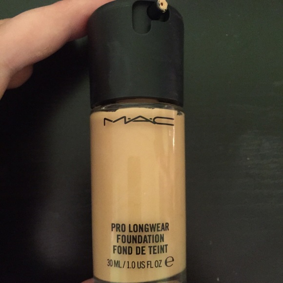 MAC Pro Longwear Foundation