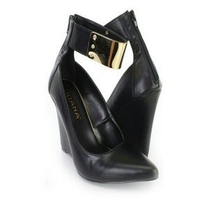 Fierce black wedge