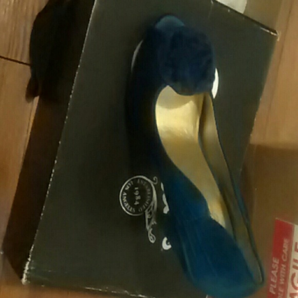 Satin shoes