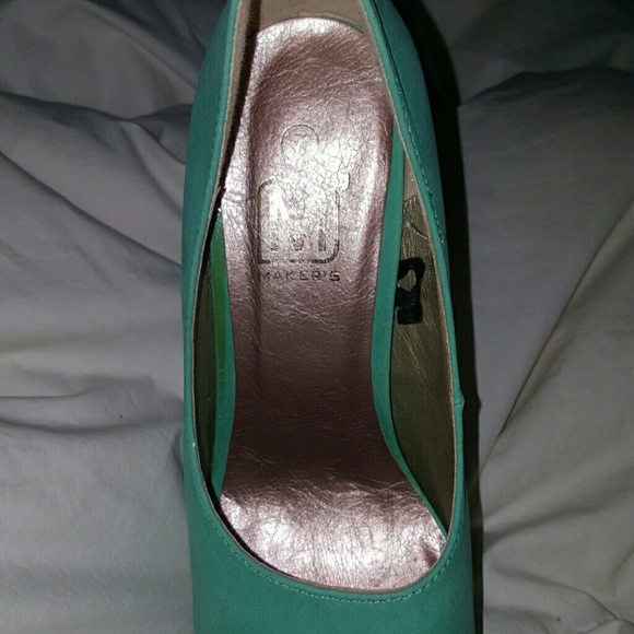 Turquoise pump - Picture 2 of 3