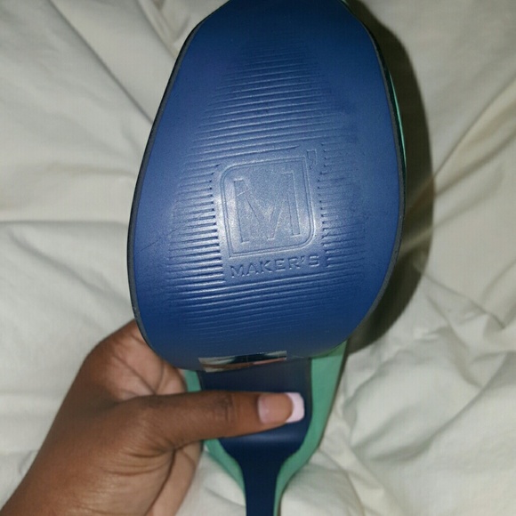 Turquoise pump - Picture 3 of 3