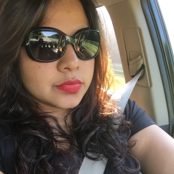 Meet your Posher, Roxie - Picture 1 of 1