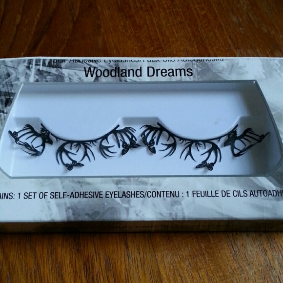 Fake paper lashes