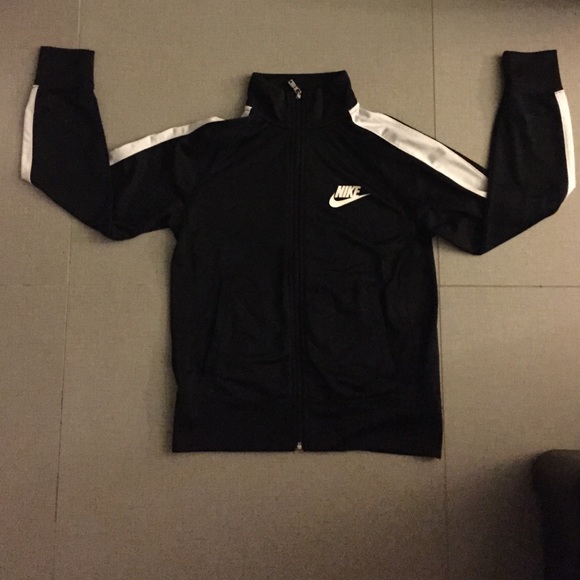 Nike jacket - Picture 2 of 4