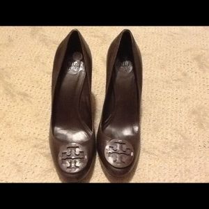 Authentic size 9 1/2 Tory Burch brown  shoes