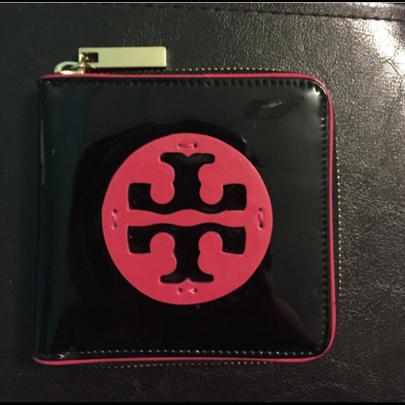 WAS NEVER BOUGHT, Tory burch patent leather :)