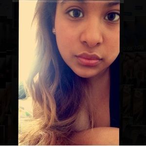 Meet your Posher, Aida