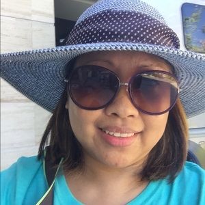 Meet your Posher, Myra