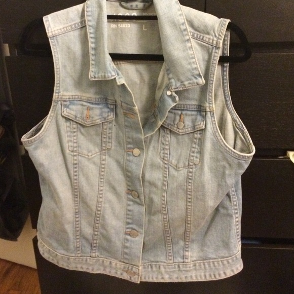 GAP light wash denim vest (Size L)