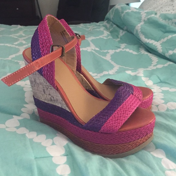 Pink/purple wedges - Picture 1 of 1