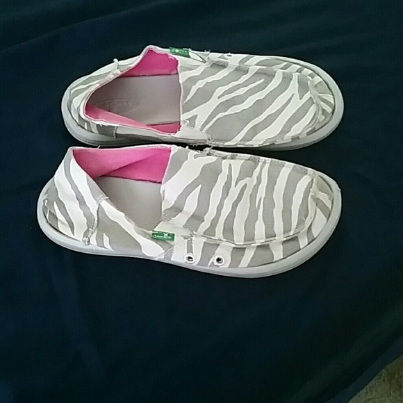 Zebra print Sanuk's
