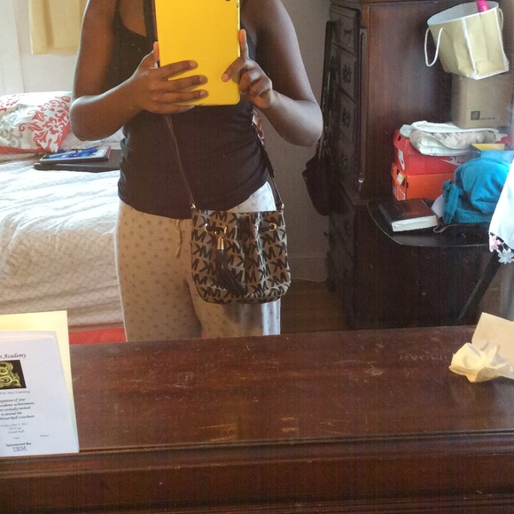 Authentic Michael Kors messenger bag - Picture 4 of 4