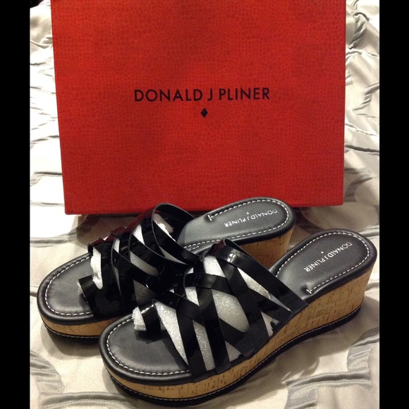 Donald Pliner Salma Blk Patent Lthr & Cork Wedges