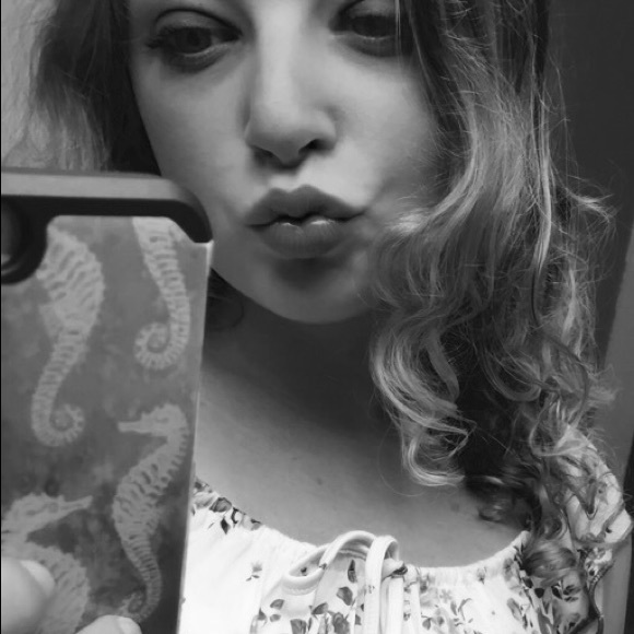 Meet Your Posher - Picture 3 of 4