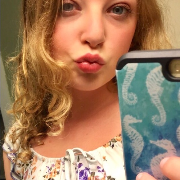 Meet Your Posher - Picture 4 of 4