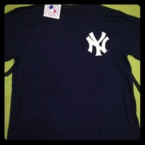 Yankees shirt