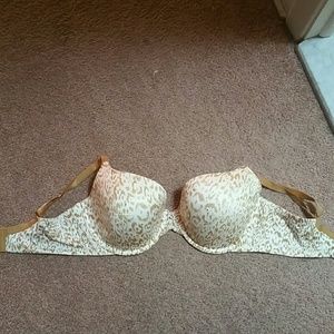 NWOT VICTORIA SECRET BRA