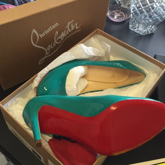 NEW Christian Louboutin Simple Pump Jade 37.5 FIRM