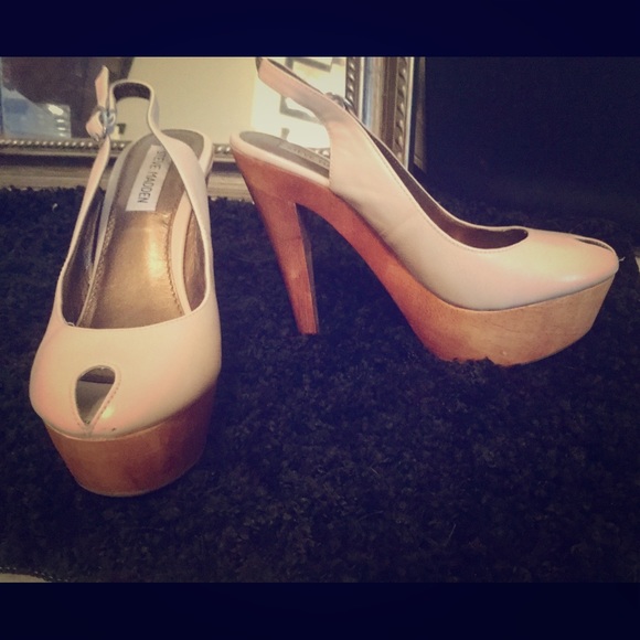Steve Madden Shoes - Steve Madden peek a boo toe wedged heels.