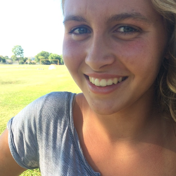 Meet your Posher, Emily