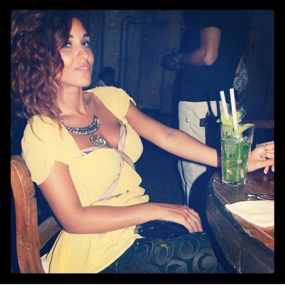 Hi Poshers ! - Picture 3 of 4