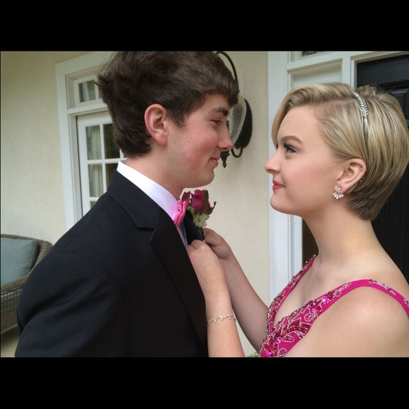 Meet Your Posher! - Picture 4 of 4