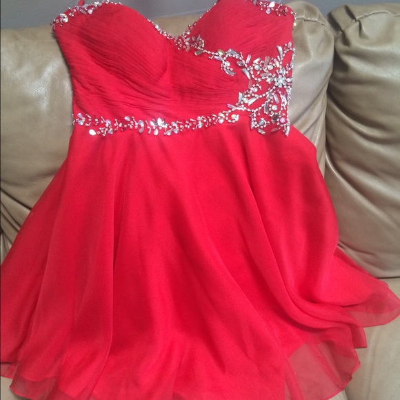 Freshan year homecoming dress! Cute & elegant