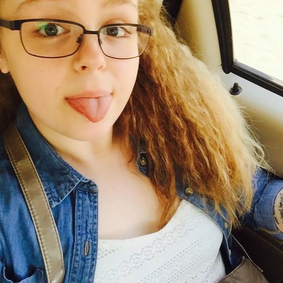 Meet your Posher, Chloe