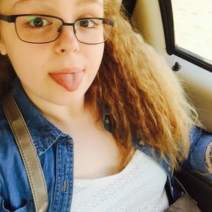 Meet your Posher, Chloe