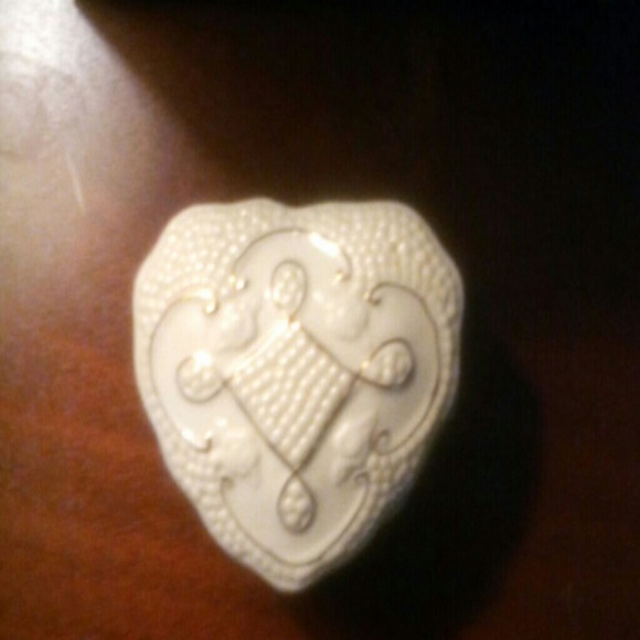 Jewelry box