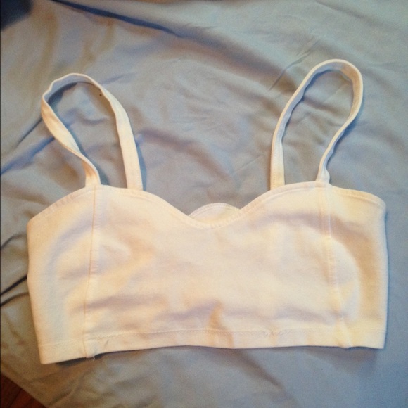 Brandy Melville crop top bralette