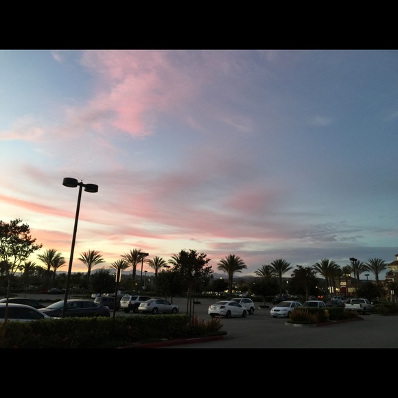 Meet your Posher: Tiffany:) - Picture 4 of 4