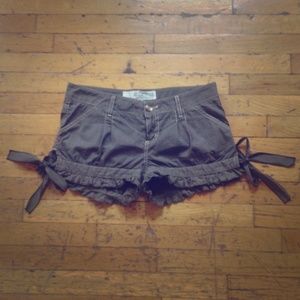 Guess Shorts with ruffle and side ties