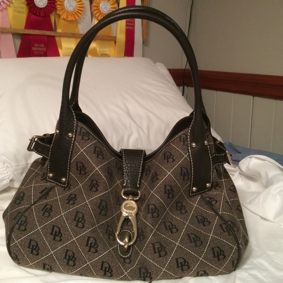 Reduced!! Excellent condition Dooney & Bourke bag
