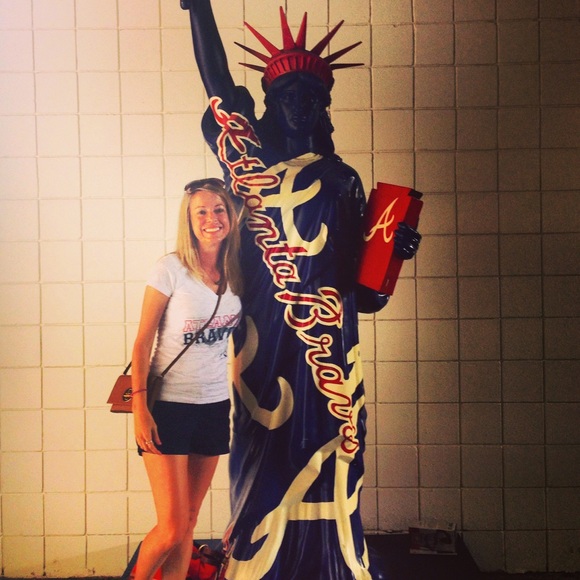 Meet Your Posher, Natalie! - Picture 2 of 3