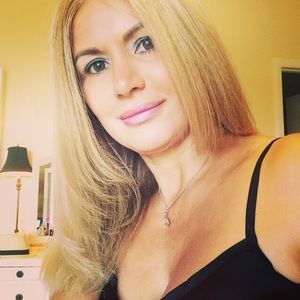 Meet your Posher, Ana