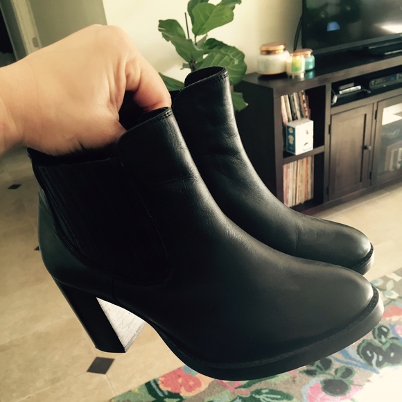 Leather booties - Picture 2 of 4