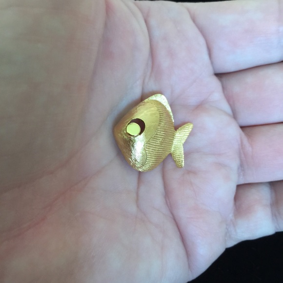 Vintage Jewelry - Vintage TRIFARI fish pin