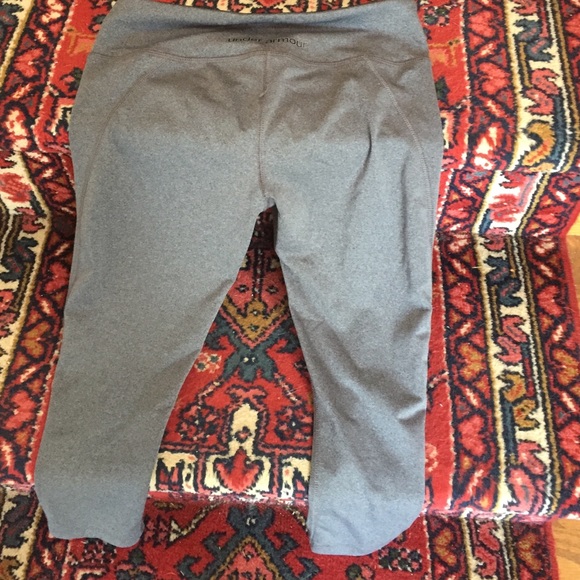 UnderArmor Capri Pants