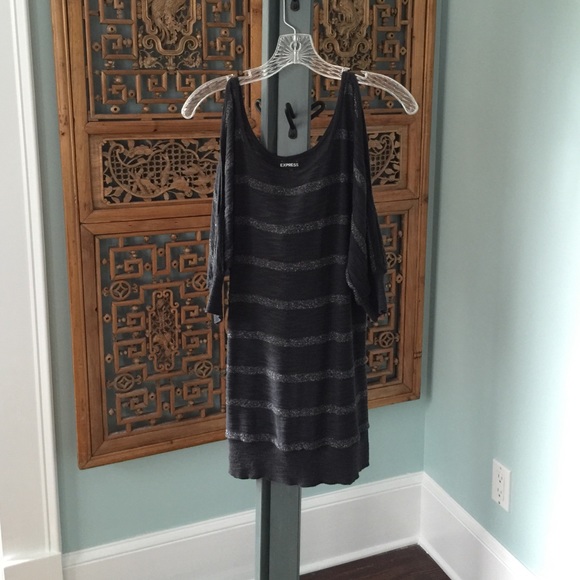 Dark grey express top with cut-out shoulders