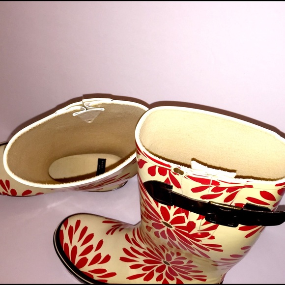 Kate Spade Flower Rain Boots - Picture 2 of 4