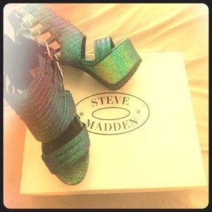 Brand New 🎀 Steve Madden Jump-off Open Toe Pumps