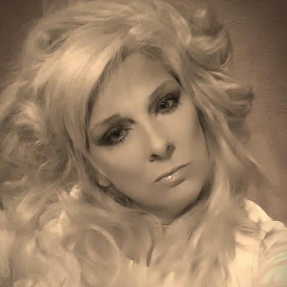 Meet your Posher, Michele - Picture 1 of 1