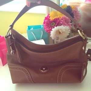 Dooney & Bourke purse in good condition.